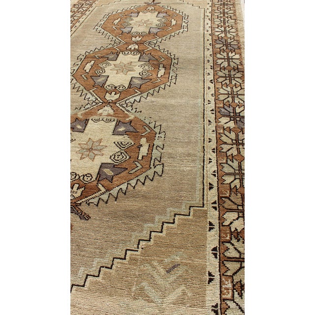 Vintage Turkish Oushak Rug With Soft Beige Field and Warm Brown Medallions For Sale - Image 4 of 7