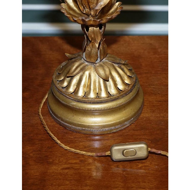 Italian Hollywood Regency Gilt Tulip and Lotus Table Lamp, 1950s For Sale - Image 10 of 11