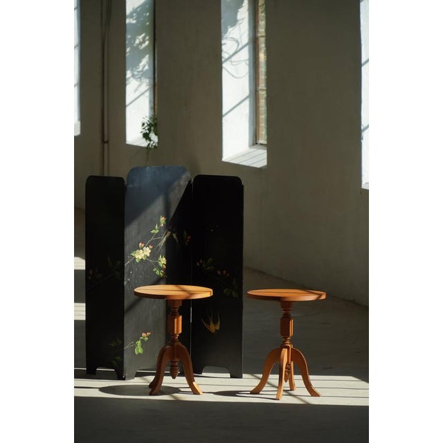 Scandinavian Oak Pedestal Side Tables with Curved Legs, 1960s, Set of 2 For Sale - Image 4 of 17