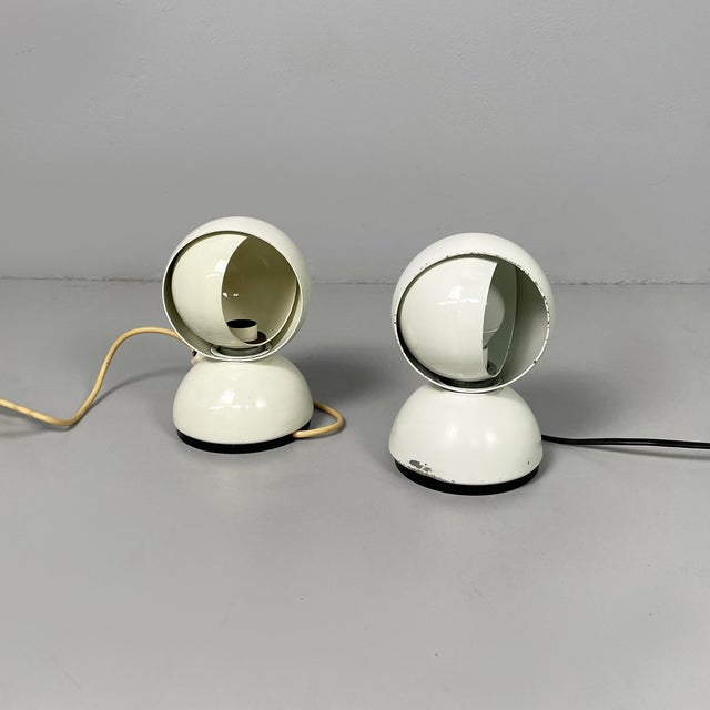 Italian Modern White Eclisse Table Lamps by Vico Magistretti for Artemide, 1970s, Set of 2 For Sale - Image 3 of 16