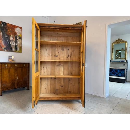 Biedermeier Display Cabinet in Walnut For Sale - Image 11 of 18
