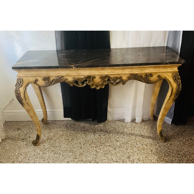 1920s 1920s French Provincial Louis XV Marble Top Console Table / Writing Desk For Sale - Image 5 of 10