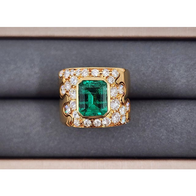 3.50 Ct Gia Certified Natural Zambian Emerald & Diamond Ring Size 6.5 For Sale - Image 4 of 10