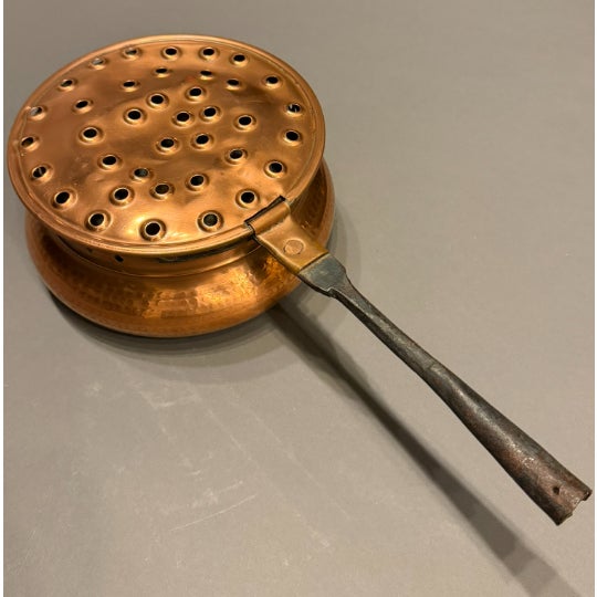 Antique Copper Bed Warmer With Perforated Lid and Iron Handle For Sale - Image 4 of 7
