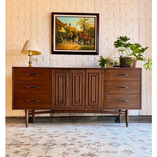 The Broyhill Sculptra collection, manufactured from the late 1950s through the mid 1960s, represents some of the most...