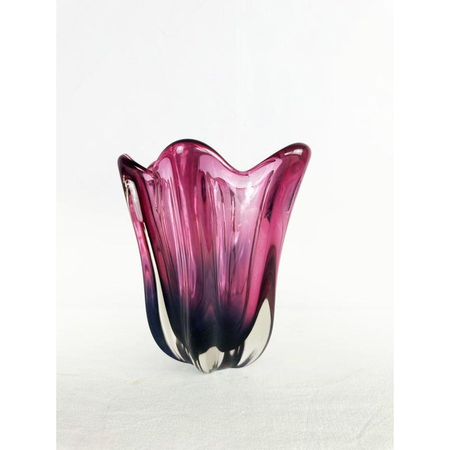 Dark Pink and Purple Sommerso Glass Vase attributed to Josef Hospodka for Chribska, 1960s For Sale - Image 11 of 15