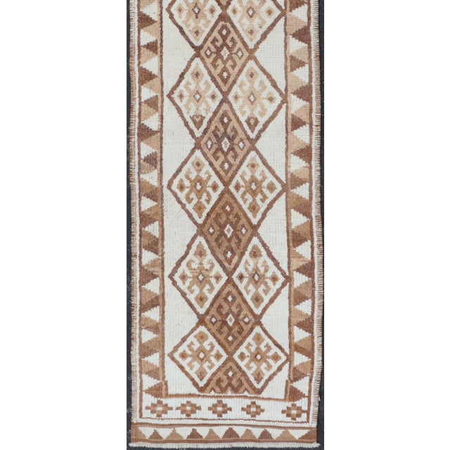 Ivory Vintage Turkish Tulu Runner With Ivory Field and Camel Diamond Pattern 2'8" X 13'6" For Sale - Image 8 of 11