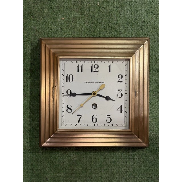 Art Deco 1920s Manning Bowman Art Deco Machine Age Wall Clock For Sale - Image 3 of 12