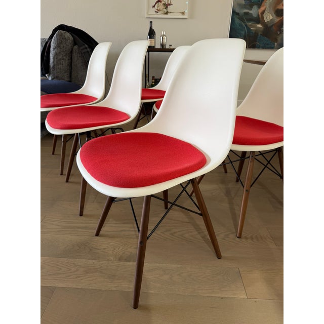 Designed by Charles and Ray Eames in 1948, this is the modern version of the classic chair manufactured by Herman Miller....