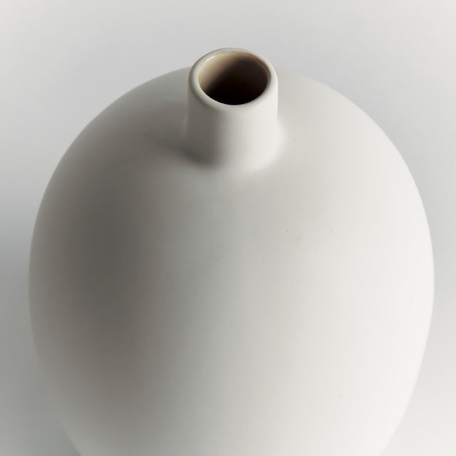 Modern Barclay Butera Sandbar Vase Small For Sale - Image 3 of 4
