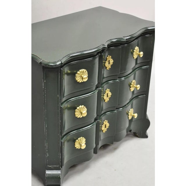 French Provincial Vintage French Provincial Style Green Lacquer 3 Drawer Nightstand by Roundtree For Sale - Image 3 of 12