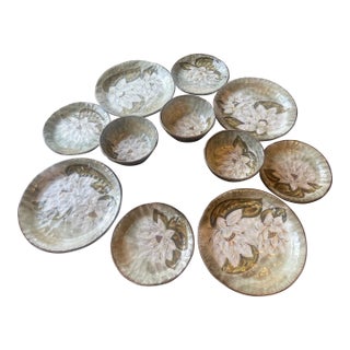1970s Plates and Bowls With White Flowers & Green Leaves From Hand-Painted Collection - Set of 12 For Sale