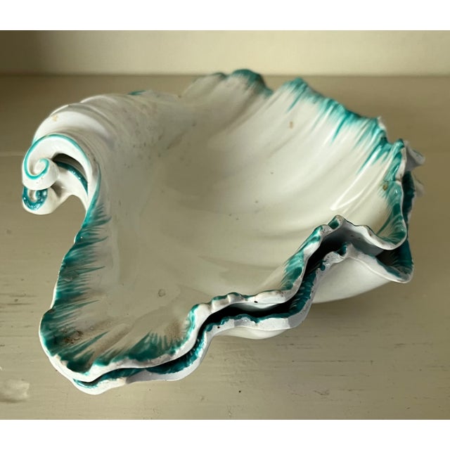 18th Century Antique 18th Century Wedgwood Creamware Feather Edge Sea Shell Dishes - A Pair For Sale - Image 5 of 16