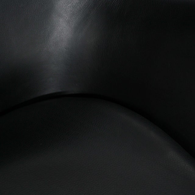 Set of Egg Chair and Ottoman in Aniline Leather with Polished Aluminium Base by Arne Jacobsen for Fritz Hansen, 2005 For Sale - Image 15 of 18