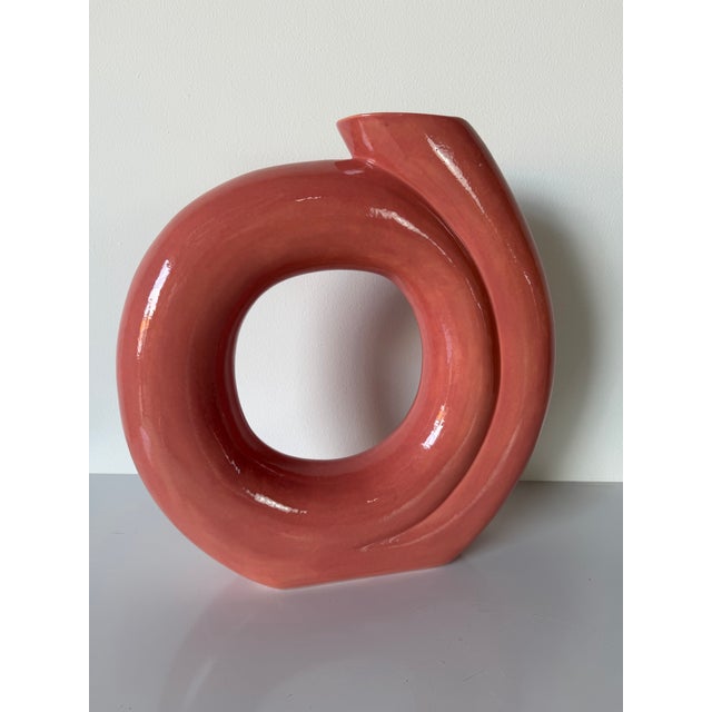 1980s Postmodern Sculptural Coral Pink Glazed Ceramic Vase by Jessica For Sale In Miami - Image 6 of 12