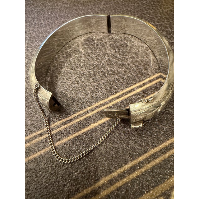 Silver Vintage Art Nouveau Style Hinged Bangle Bracelet in Sterling Silver For Sale - Image 8 of 12