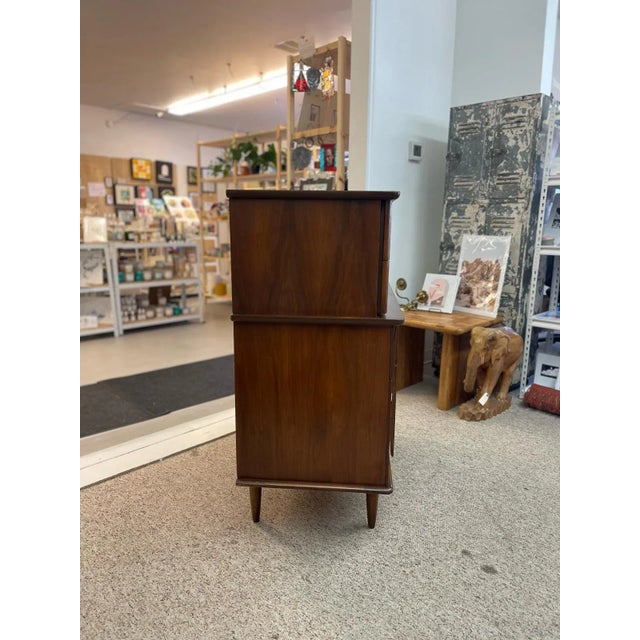 1970s 1970s Vintage Mid Century Modern Highboy Dresser by United With Sculpted Wood Front For Sale - Image 5 of 9