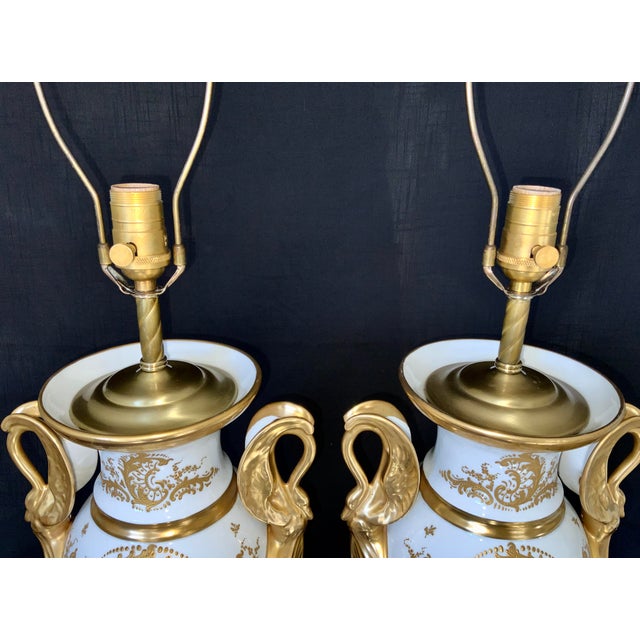 Gold Pair of Paris Porcelain Gilt Napoleon Empire Swan Handled Urn Lamps, Mid to Late 19th Century For Sale - Image 8 of 12