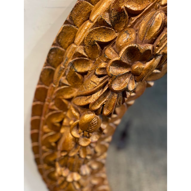 1960s Vintage Hand-Carved Giltwood Round Mirror With Floral Relief For Sale In Chicago - Image 6 of 10