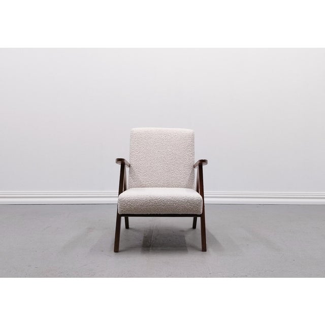 Wood Mid-Century Easy Chair Model B - 310 Var in Ivory Boucle, 1960s For Sale - Image 7 of 15