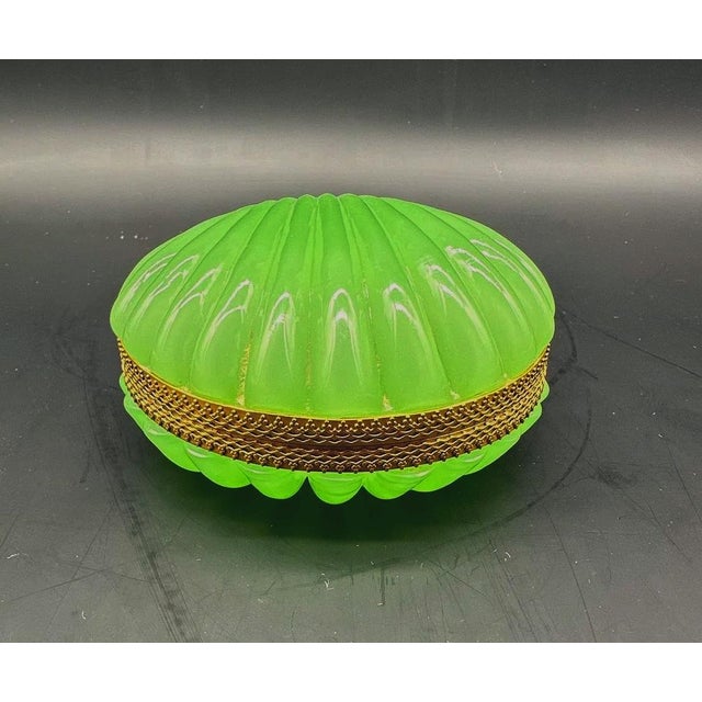 Metal Napoleon III French Green Opaline Shell-Shaped Box For Sale - Image 7 of 12