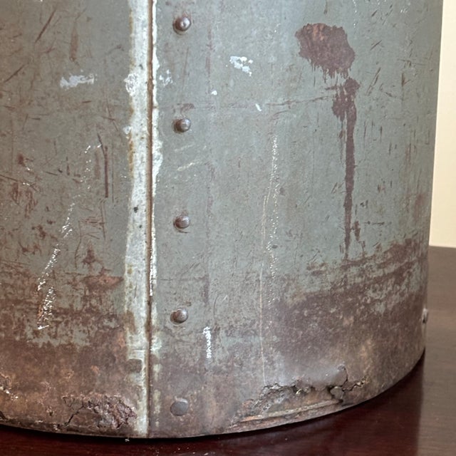 Metal Early-20th Century Rustic Farmhouse Milk Can For Sale - Image 7 of 12