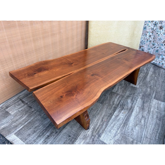 Organic Live-Edge Solid Wood Coffee Table in the Mira Nakashima Style. Circa 1980s. For Sale In Miami - Image 6 of 15