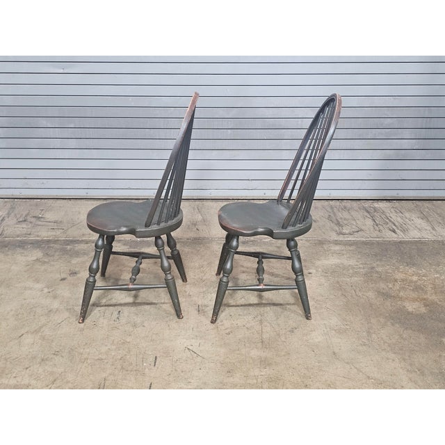 Pair of Late 20th Century David T Smith Bow Back Windsor Chairs Dark Green Finish Ohio Bench Made For Sale In Cleveland - Image 6 of 9