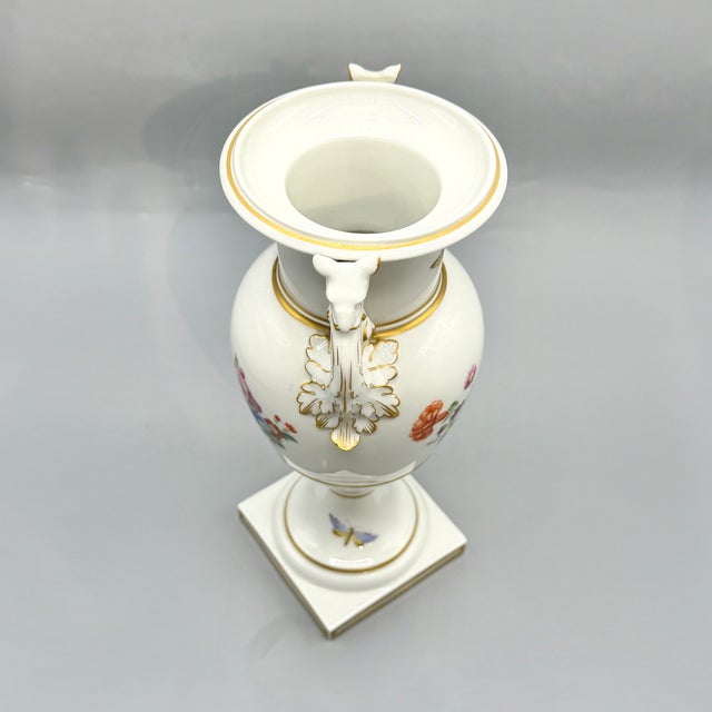 Antique Porcelain Neoclassical Griffin-Handled Amphora Urn Vase from KPM Berlin, 1890s For Sale - Image 10 of 18