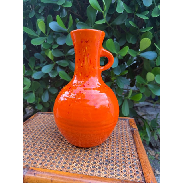 Vintage Atomic Orange Art Pottery Vase by Cherokee Pottery, 1983 For Sale In Naples, FL - Image 6 of 11