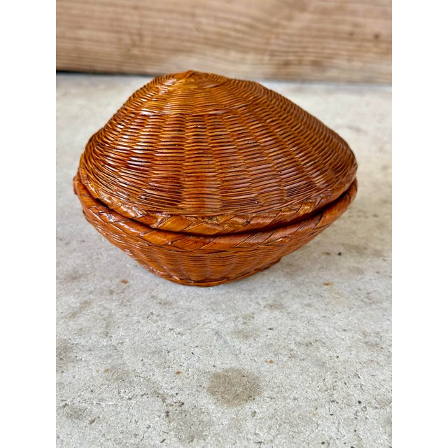 Vintage Coastal Rattan Wicker Clam Shell Trinket Box | Chairish