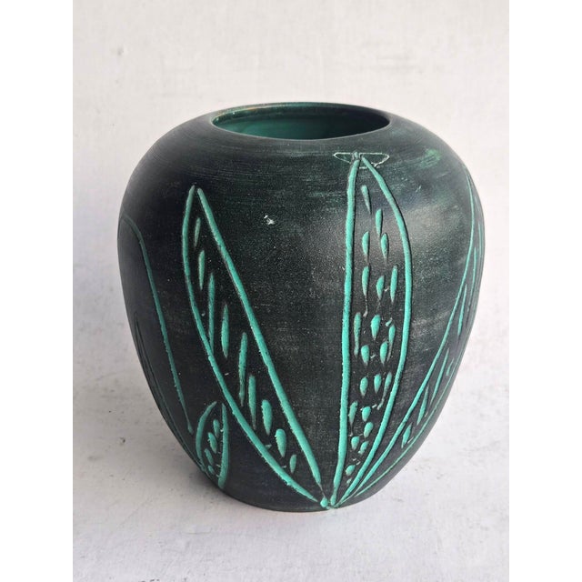 1970s Sgraffito Ceramic Vase in the Style of Aldo Londi for Bitossi For Sale - Image 10 of 12
