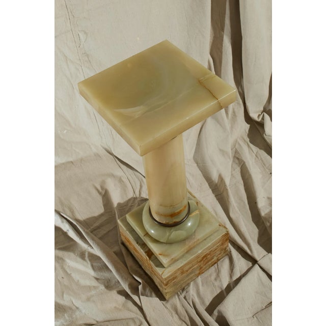 Neoclassical Late 19th Century Onyx and Brass Pedestal For Sale - Image 3 of 6