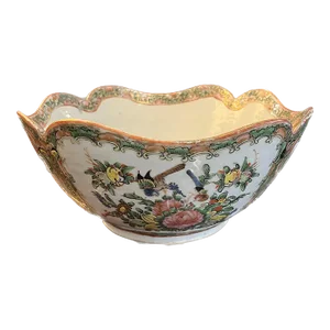 Mid 19th Century Rose Medallion Scalloped Bowl