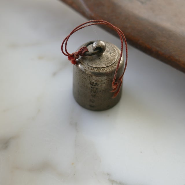 Japanese Antique Spice Scale in Wood Box Carrier For Sale - Image 3 of 17