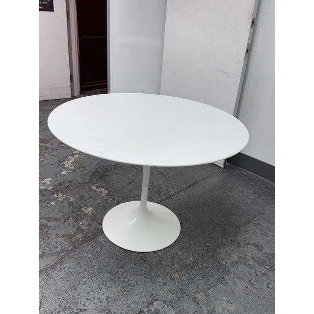 Mid-Century Modern Eero Saarinen for Knoll Studio Tulip Table, White For Sale - Image 3 of 12