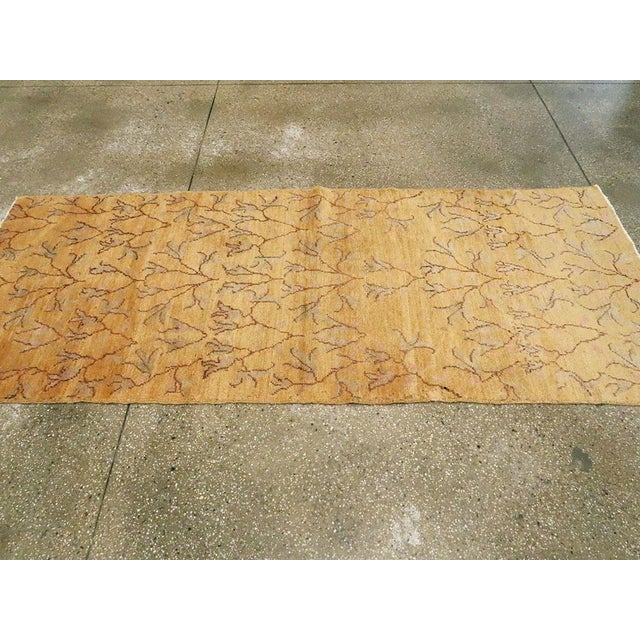 Textile Galerie Shabab Collection Mid-20th Century Turkish Anatolian Rug For Sale - Image 7 of 10