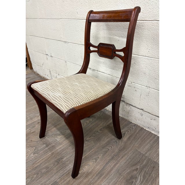 Drexel Vintage Drexel Duncan Phyfe Regency Style Pierced Bow Back Dining Side Chair For Sale - Image 4 of 8
