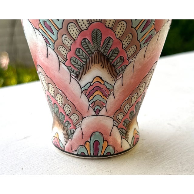 Late 20th Century Vintage Chinese Peacock Feather Vase For Sale - Image 5 of 9