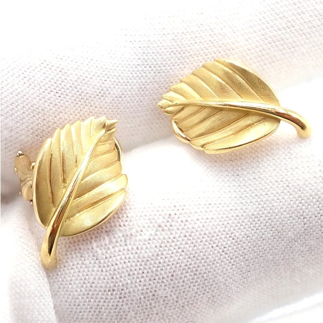 Metal Vintage! Tiffany & Co Leaf Yellow Gold Earrings 2003- 2 Pieces For Sale - Image 7 of 9