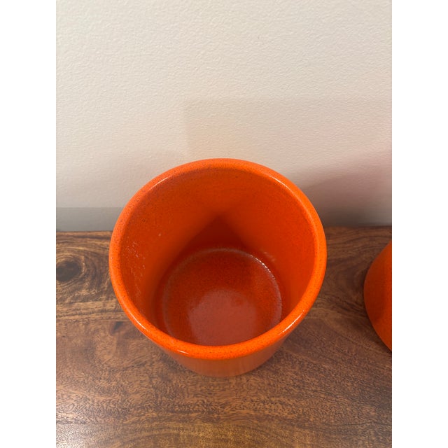 1960s Gainey Ceramics Ac-8 Orange Architectural Planters - Pair For Sale - Image 9 of 10