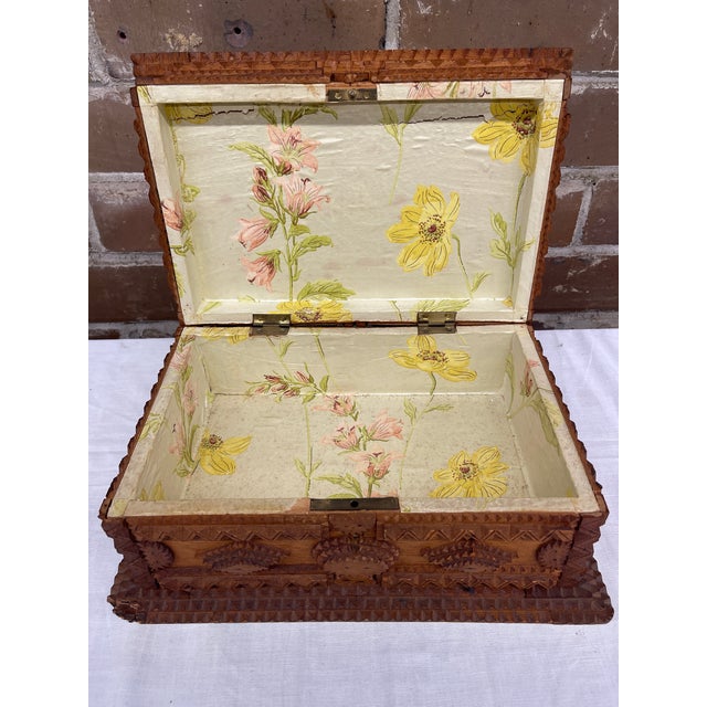 Wood Antique Early 20th Century Layered Tramp Art Folk Art Box With Floral Liner For Sale - Image 7 of 8