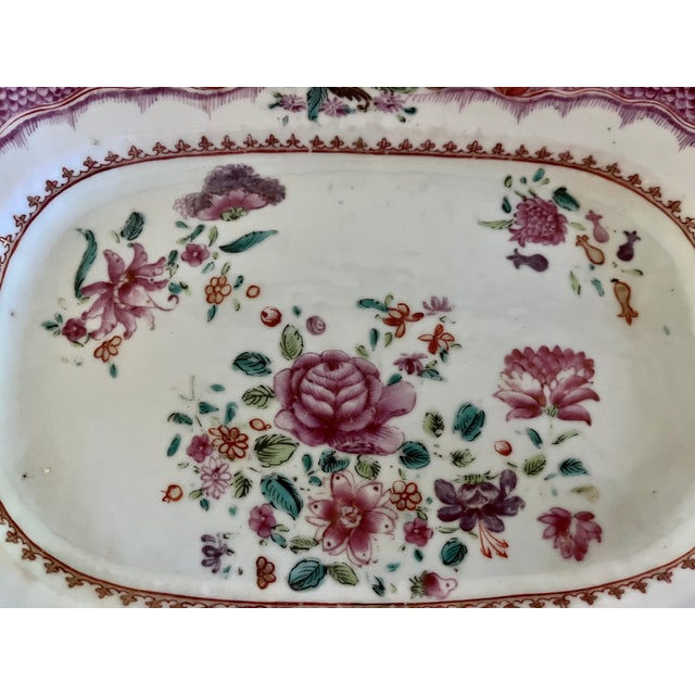 18th Century Chinese Export Famille Rose Porcelain Small Platter With Pink Scale Border For Sale - Image 12 of 16