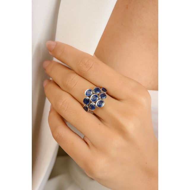 18k White Gold Blue Sapphire Contemporary Cocktail Ring Size 6 For Sale - Image 4 of 12