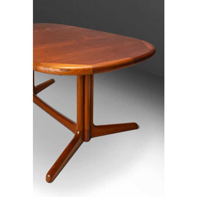 Danish Mid-Century Modern Extension Dining Table in Teak W/ Stow-in-Table Leaves by Skovby Møbelfabrik, Denmark, C. 1970s For Sale - Image 15 of 18