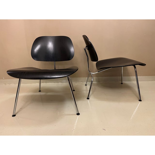 Bears producers label with year of production (2001) on the underside. This piece has an attribution mark, I am sure that...