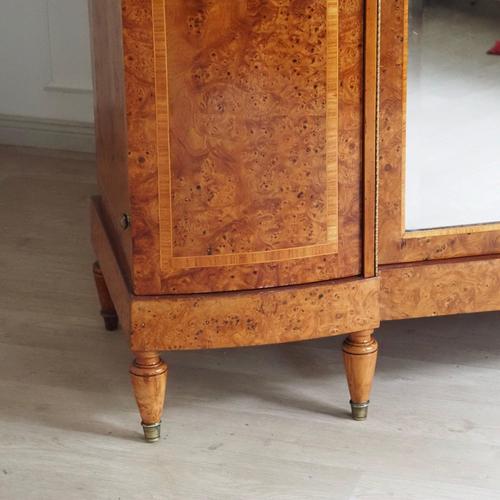 French Wardrobe in Burl Wood with Inlays and Large Mirror, 1880-1900 For Sale - Image 10 of 18