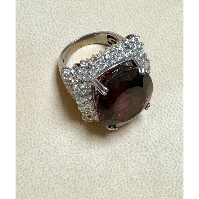 25 Carat Cushion Shape Rhodolite Garnet and 5.8 Carat Diamond Ring 18 Karat Gold For Sale In New York - Image 6 of 18