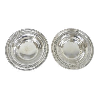 Vintage Wm Rogers 835 Silver Plated Round Collection Plate Serving Dish - A Pair For Sale