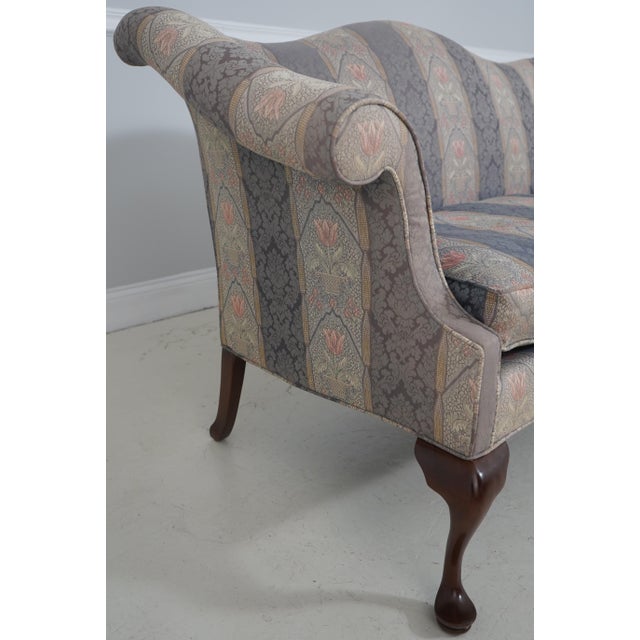 1990s Southwood Queen Anne Mahogany Camelback Loveseat For Sale - Image 5 of 18